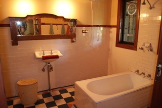 Bathroom (2011-05-07)