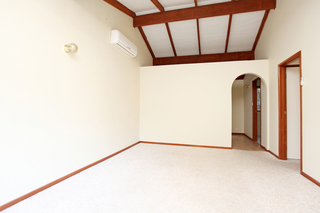 Lounge Room (2011-03-17)
