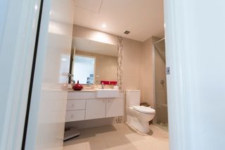 Bathroom (2016-03-18)