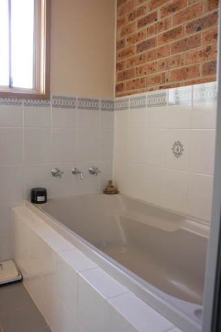 2 way bathroom (2007-11-10)