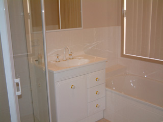Bathroom (2004-04-19)