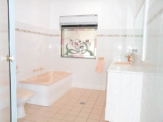 Bathroom (2001-11-16)