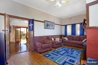 Lounge Room (2013-03-11)