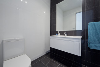 Powder room (2012-10-17)