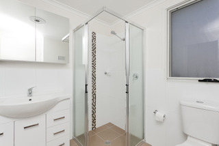 Bathroom (2015-11-16)