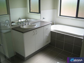 Bathroom (2005-11-23)