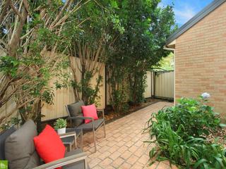 7/18 Osborne Street Wollongong - Courtyard (2015-01-28)