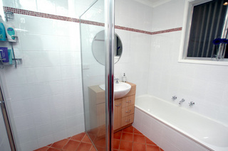 Bathroom (2007-05-24)