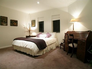 Bed 1 (2005-09-06)
