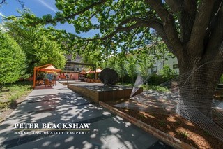 Exterior Gardens (2012-12-14)