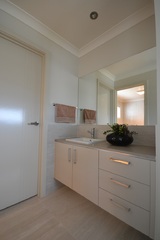 Powder Room (2014-04-29)