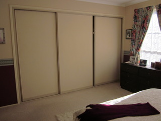 Bedroom 1 (2013-03-14)
