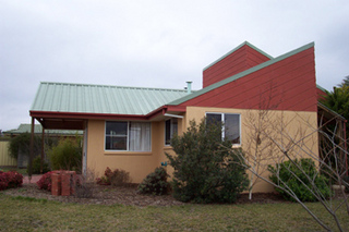 Side of house (2003-08-15)