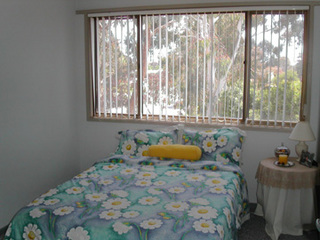 Bed 2 (2004-11-04)