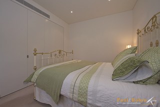 Bedroom 1 (2012-02-17)
