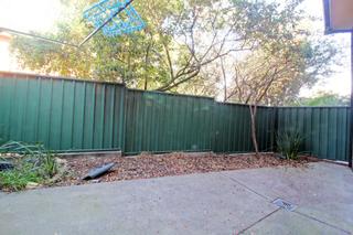 5/7 Wiseman Avenue North Wollongong - Yard (2015-08-13)