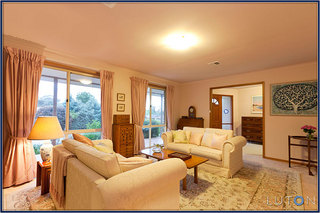 Lounge (2011-10-28)