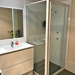 Bathroom (2018-04-03)