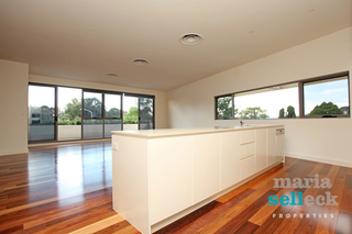 Kitchen to Living Room (2011-11-18)