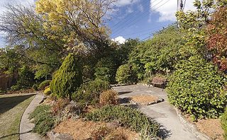 Garden (2005-04-21)