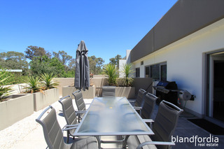 Outdoor Dining (2013-01-15)