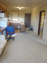Combined family room and kitchen (2014-01-14)