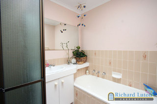 Bathroom (2006-03-21)