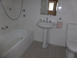 Bathroom (2014-07-14)