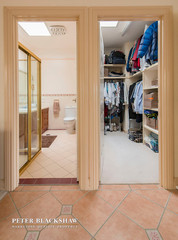 ensuite and dressing room (2015-10-29)