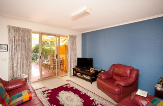 Lounge Room (2011-10-24)