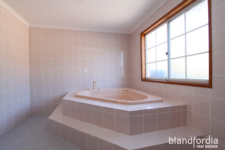 Spa Room (2012-05-31)