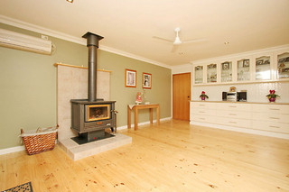 Family room (2016-12-08)