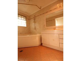 Bathroom (2014-12-09)