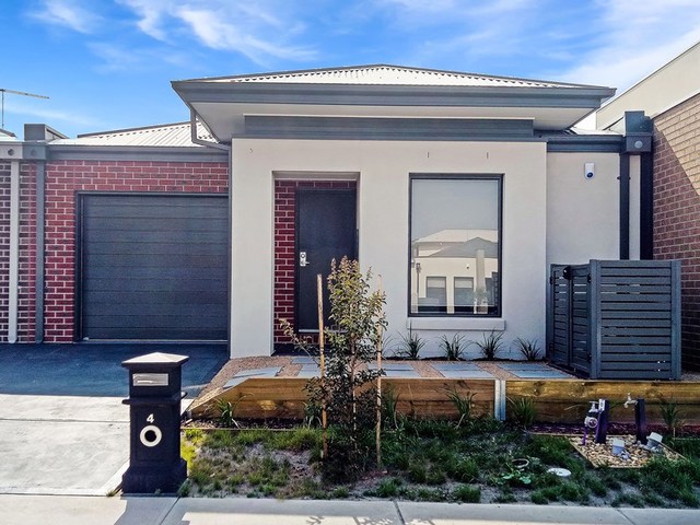 4 Cobena Street, VIC 3076