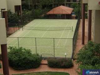 Tennis court (2005-12-21)