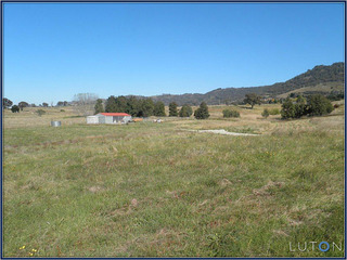View South to Shed (2012-04-19)