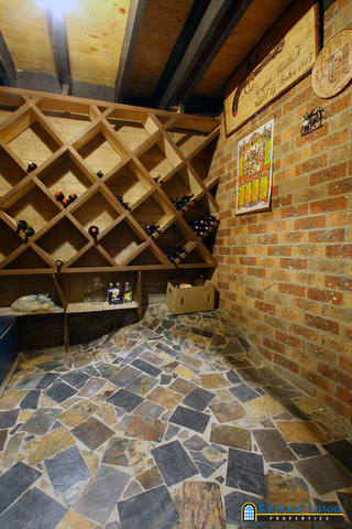 Cellar (2006-09-07)