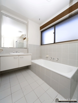 Bathroom (2008-05-22)