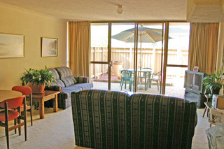 Lounge (2007-10-03)