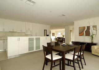 Family to kitchen (2008-06-02)