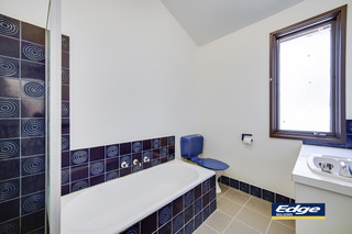 Bathroom (2014-10-16)