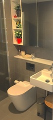 Bathroom (2017-08-16)