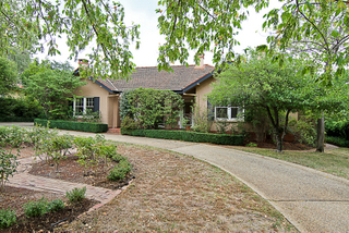 Front of house (2014-04-03)