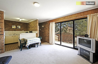 Living Room (2011-02-07)