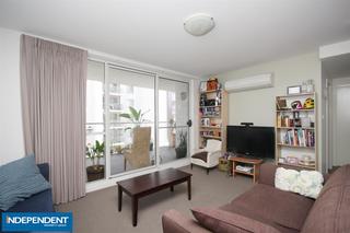 Lounge room (2011-04-12)