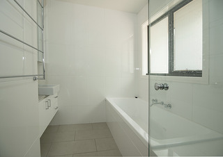 Bathroom (2013-12-09)
