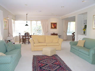 Living room (2001-11-16)
