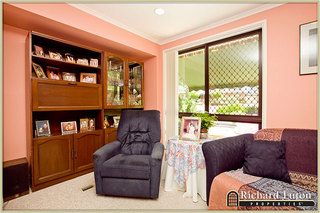 Lounge Room (2010-12-23)