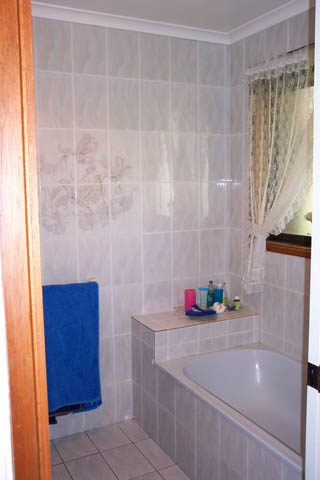 Bathroom (2002-10-01)