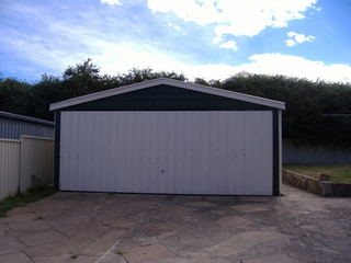 Double Garage (2011-09-18)
